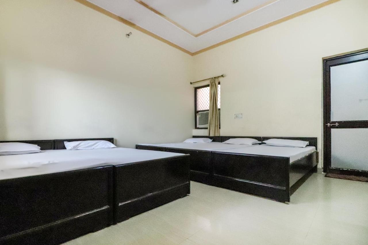 Hotel Spot On 60838 Shri Giriraj Dham Govardhan Exterior foto