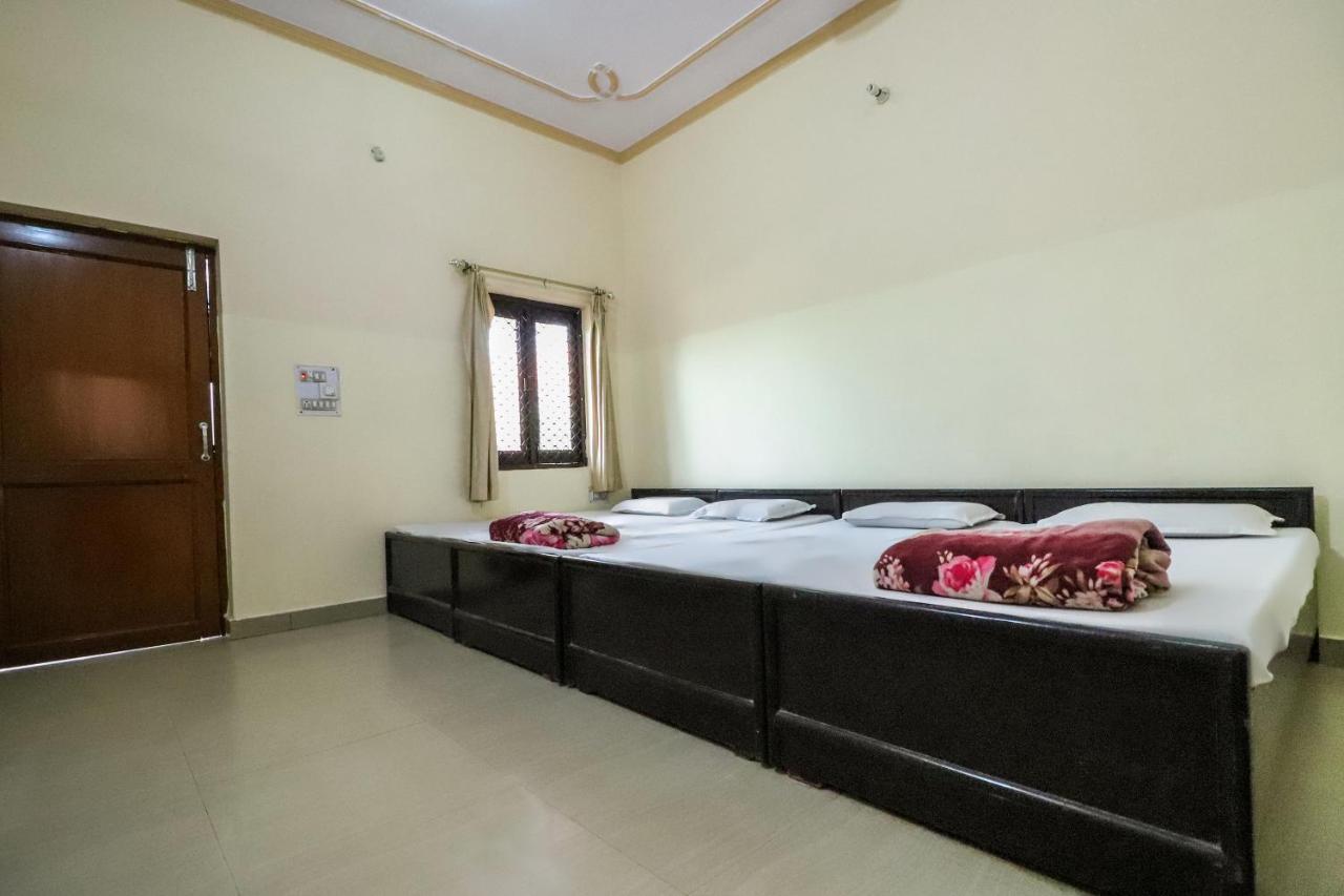 Hotel Spot On 60838 Shri Giriraj Dham Govardhan Exterior foto
