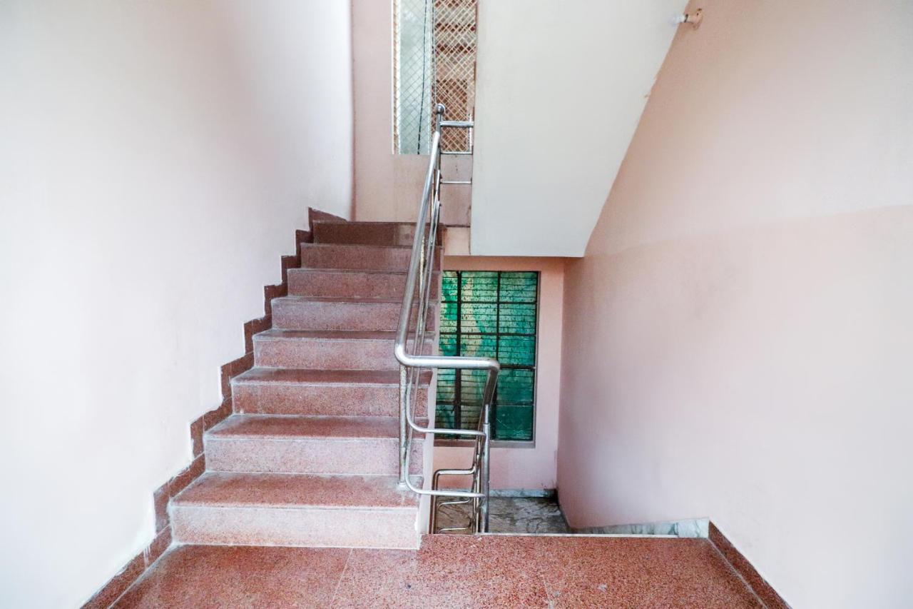 Hotel Spot On 60838 Shri Giriraj Dham Govardhan Exterior foto