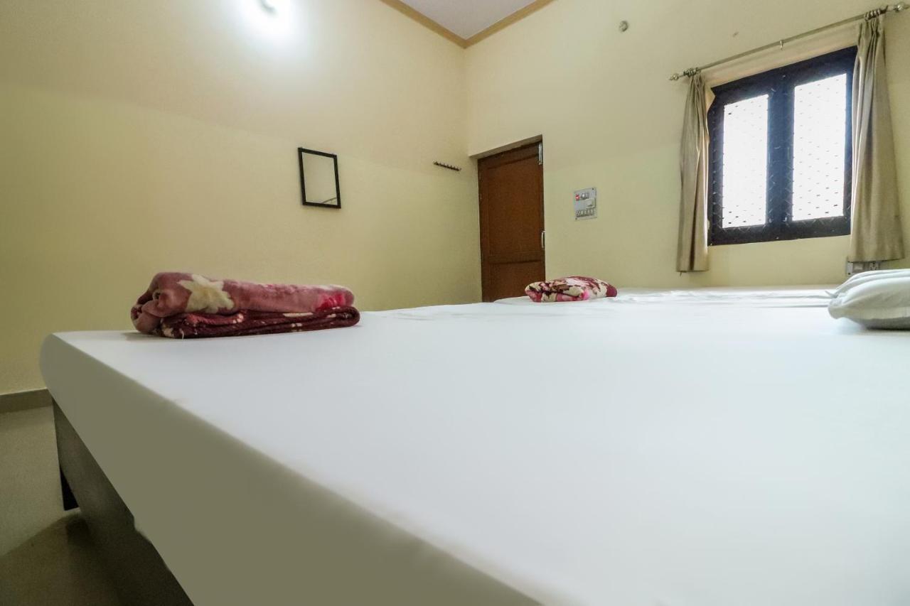 Hotel Spot On 60838 Shri Giriraj Dham Govardhan Exterior foto
